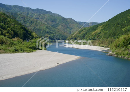 Scenery of the Niyodo River in Kochi and the green mountains in May 115210317