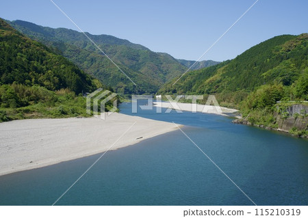 Beautiful scenery of the Niyodo River Beautiful scenery of the Niyodo River 115210319