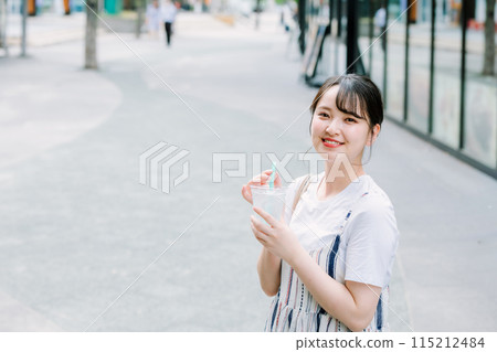 戶外少婦飲用水 戶外少婦飲用水 115212484