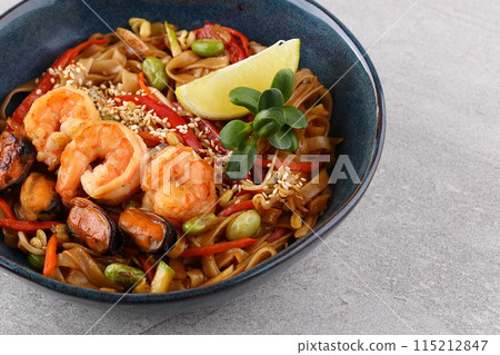 Apetite rice noodles with shrimp 115212847
