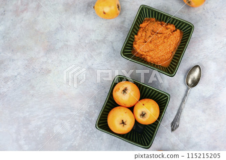 Medlar fruit sauce, chutney sauce. 115215205