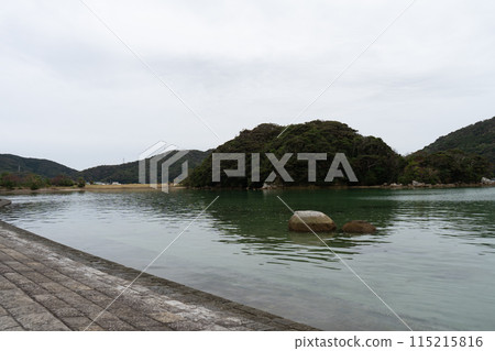 長崎縣五島市堂崎大教堂基督教博物館前的大海 115215816