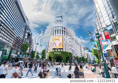View of the streetscape at Jinnan 1-chome intersection, Shibuya Ward, Tokyo View of the streetscape at Jinnan 1-chome intersection, Shibuya Ward, Tokyo 115216413
