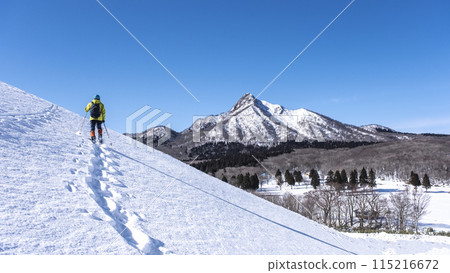 Walking in the snow with snowshoes, Kagami Oyama 115216672