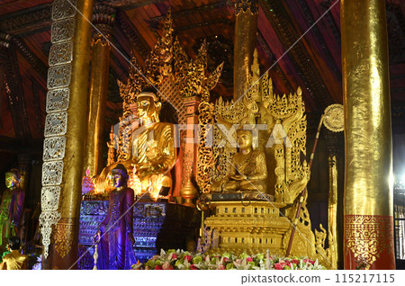 Inside the Wat Nantaram temple is a golden teak Buddha image. Name of Buddha Metta It is a Buddha image. 115217115
