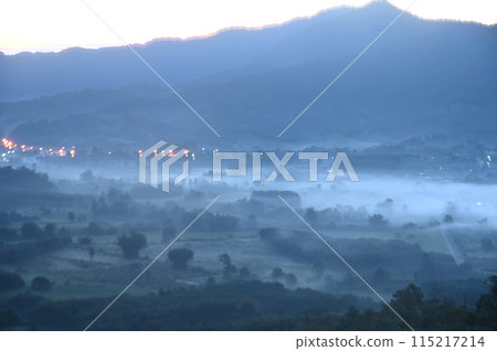 Phu Langka Forest Park is a mountain range with a beautiful sea of mist. And it is a popular place. In the morning it is surrounded by fog. Located at Phayao Province in Thailand. 115217214