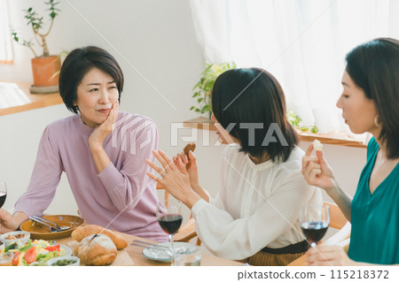 女生 女孩 女性 115218372