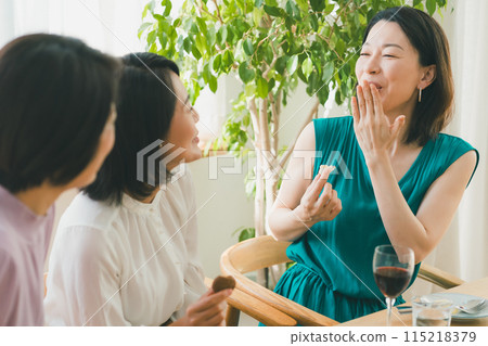 女生 女孩 女性 115218379