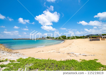 A view of the blue sky from the coast 115219819