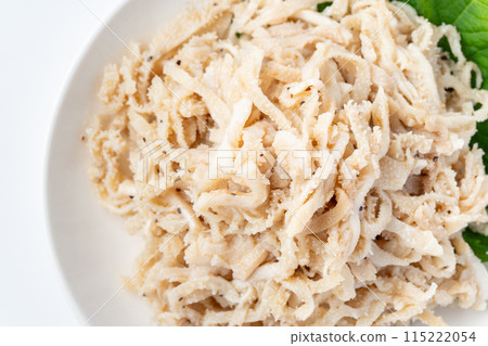 Close-up of white omasum sashimi 115222054