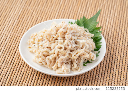 White omasum sashimi 115222253