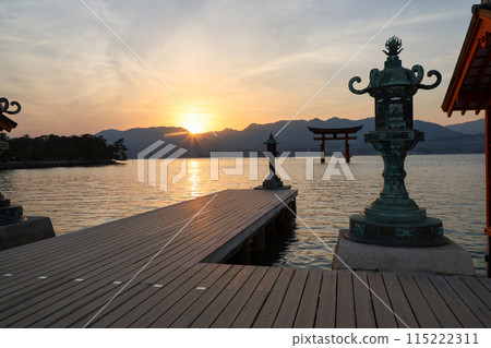 Hiroshima Prefecture, early summer, Miyajima, Itsukushima Shrine sunset 115222311