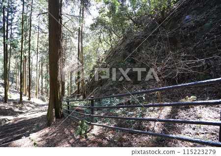 上川町:從金名神社到禦嶽山的登山路線,從鏡岩附近往下看,2024年3月30日 上川町:從金名神社到禦嶽山的登山路線,從鏡岩附近往下看,2024年3月30日 115223279