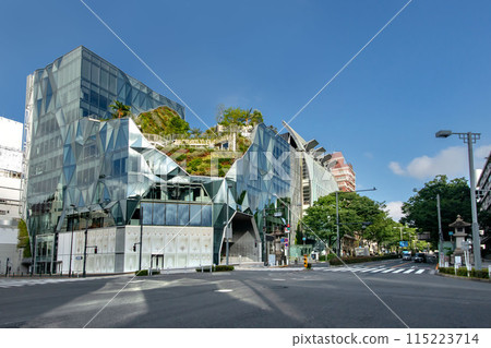 Harakado, a new commercial facility at Jingumae intersection and Omotesando in Shibuya Ward, Tokyo 115223714