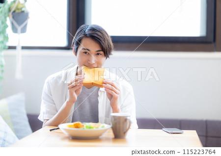 吃麵包的男人 115223764