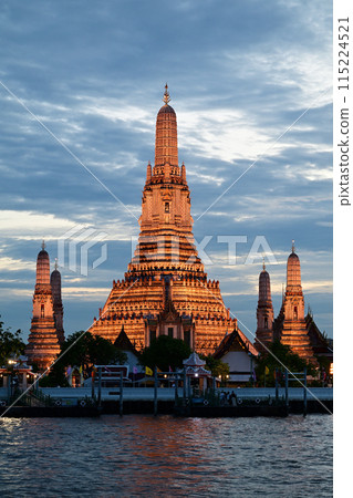 Wat Arun 115224521