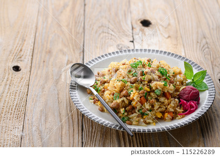 Natto fried rice (a fried rice arrangement that lets you enjoy the savory flavor of natto) Natto fried rice (a fried rice arrangement that lets you enjoy the savory flavor of natto) 115226289