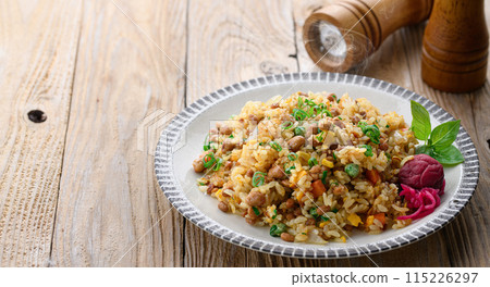 Natto fried rice (a fried rice arrangement that lets you enjoy the savory flavor of natto) Natto fried rice (a fried rice arrangement that lets you enjoy the savory flavor of natto) 115226297
