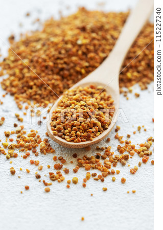 Healthy bee pollen grains 115227240
