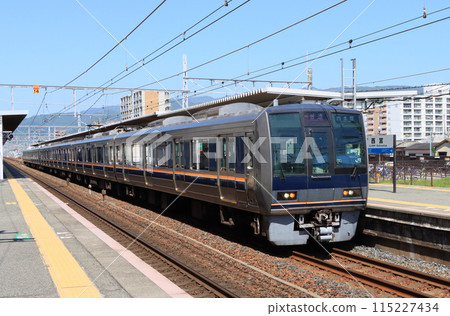 207 series train parked at Nishinomiya Station 207 series train parked at Nishinomiya Station 115227434