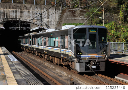 Fukuchiyama Line 225 series limited express train arriving at Takedao Station 115227448