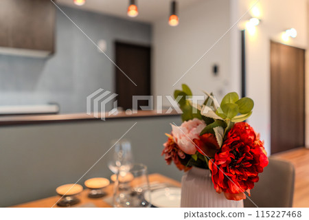 Flowers on the dining table, no people Flowers on the dining table, no people 115227468