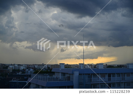 Guerrilla rainstorm approaching -3 115228239