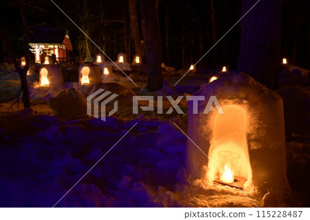 Illuminated mini kamakura at Heike no Sato in Yunishigawa Onsen in winter Illuminated mini kamakura at Heike no Sato in Yunishigawa Onsen in winter 115228487