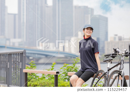 騎自行車的女人自行車 115229457