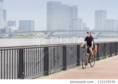 騎自行車的女人自行車 騎自行車的女人自行車 115229530