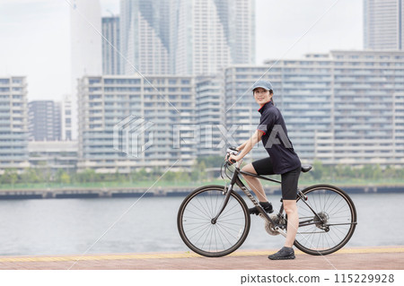 騎自行車的女人自行車 騎自行車的女人自行車 115229928