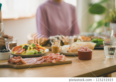 dietary, meal, dining table 115231915