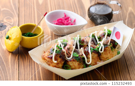 Freshly baked piping hot takoyaki 115232493