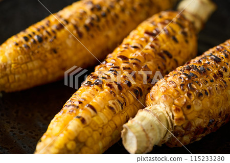 Grilled corn 115233280