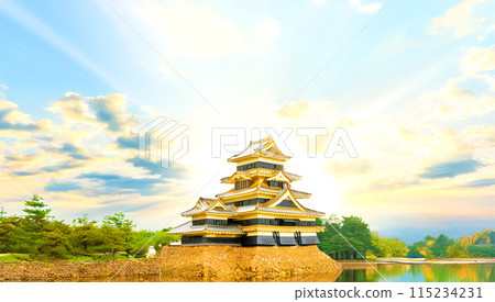 日本金色城堡的虛構形象 115234231