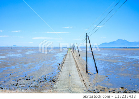 The Taimei Seabed at low tide in early summer, Tamana City, Kumamoto Prefecture 115235438