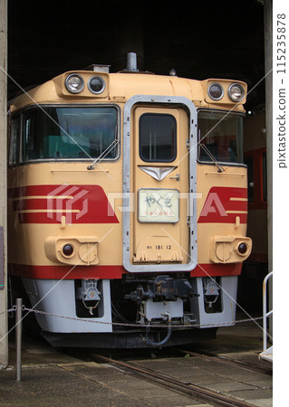 JNR Kiha 181 series diesel railcar (Tsuyama Learning Railway Museum) 115235878