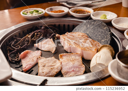 Korean food Yakiniku 115236952