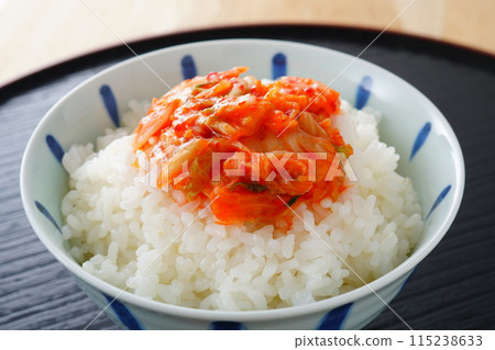 Rice topped with cabbage kimchi 115238633