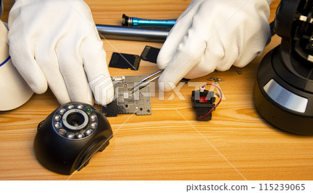 Remove the ip camera to repair cctv Remove the ip camera to repair cctv 115239065