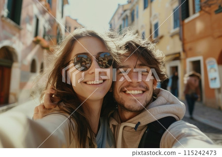 Happy young couple traveling, happy couple taking selfie against the background of a cultural tourist site 115242473
