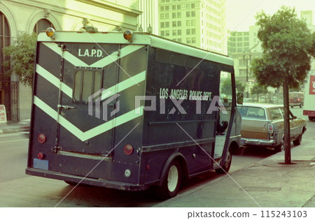 80年代美國警車：洛杉磯警察局麵包車型（底片、褪色） 115243103