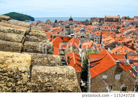 Scenic vief from the roofs of downtown Dubrovnik 115243728