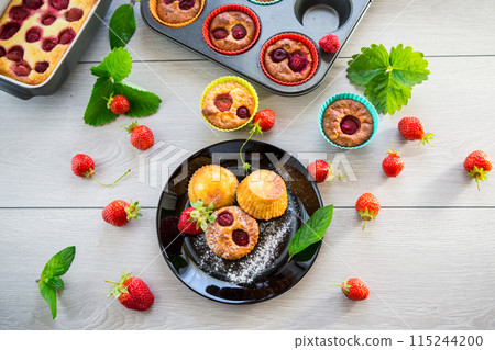 Sweet curd muffins with strawberry filling 115244200