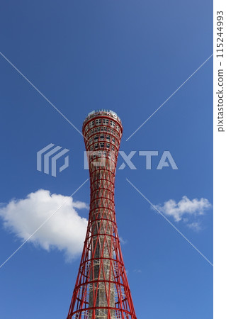 港口塔延伸到藍藍的天空 港口塔延伸到藍藍的天空 115244993