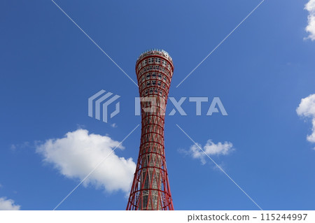 港口塔延伸到藍藍的天空 115244997