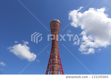 港口塔延伸到藍藍的天空 115245003