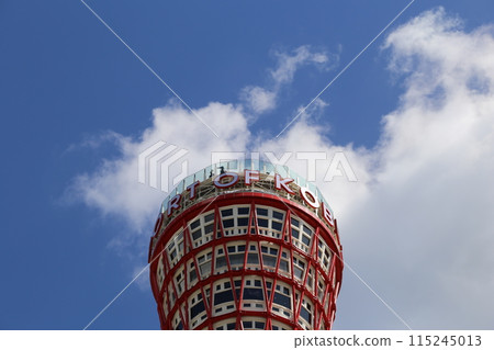 港口塔延伸到藍藍的天空 港口塔延伸到藍藍的天空 115245013