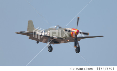 美國P-51D野馬戰鬥機降落 美國P-51D野馬戰鬥機降落 115245791