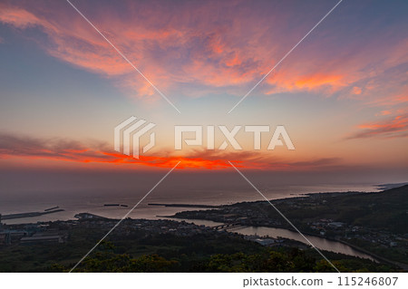 朝霞 神明居住的島嶼 屋久島 阿爾卑斯山近海（春季） 115246807